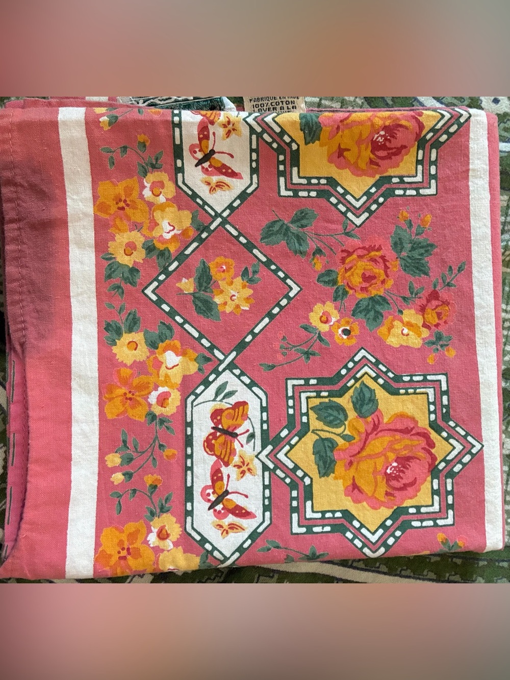 Vintage ‘93 April Cornell 36x34” Tablecloth. This vintage fabric is the "Ajmeer"